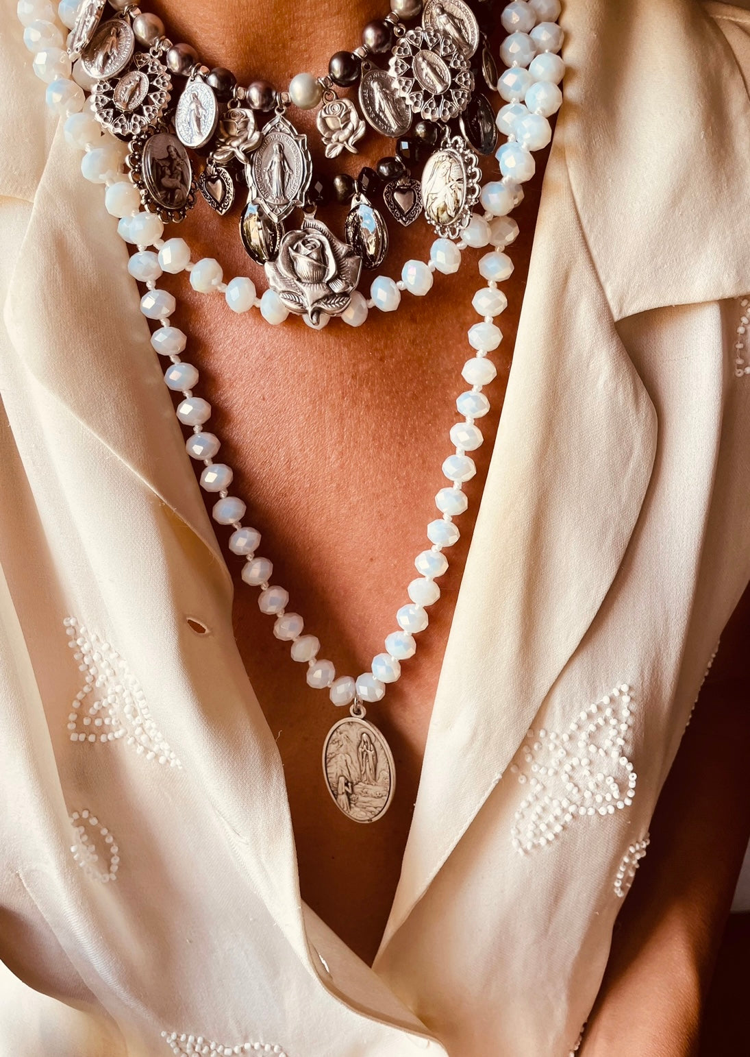COLLANA BIANCA LUNGA