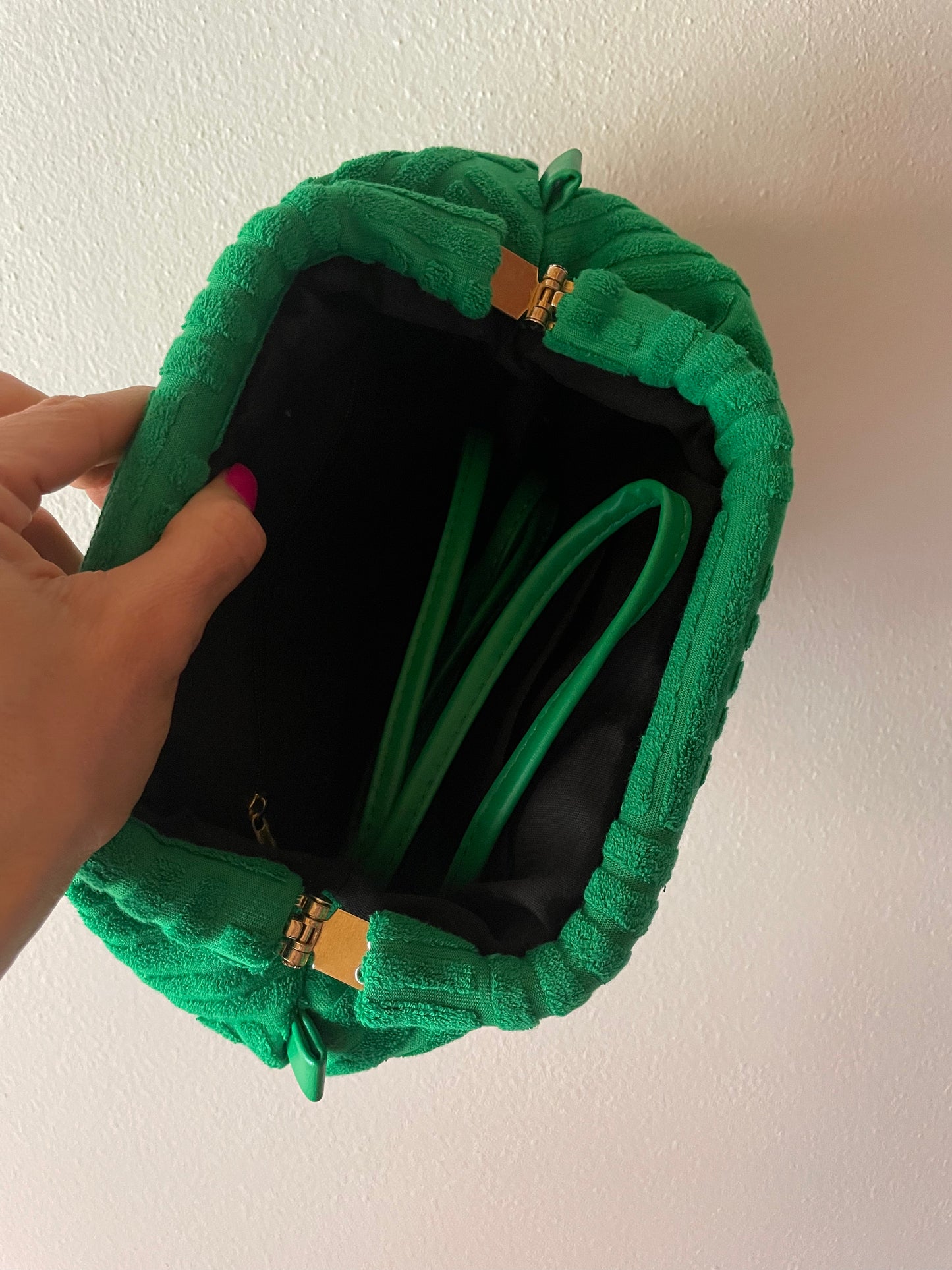 GREEN POUCH