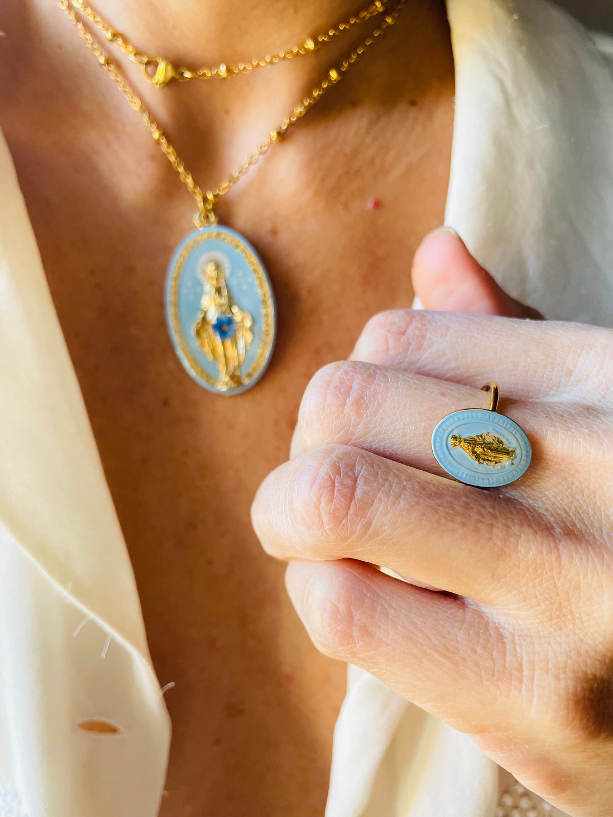 ANELLO DIPINTO CON MADONNINA