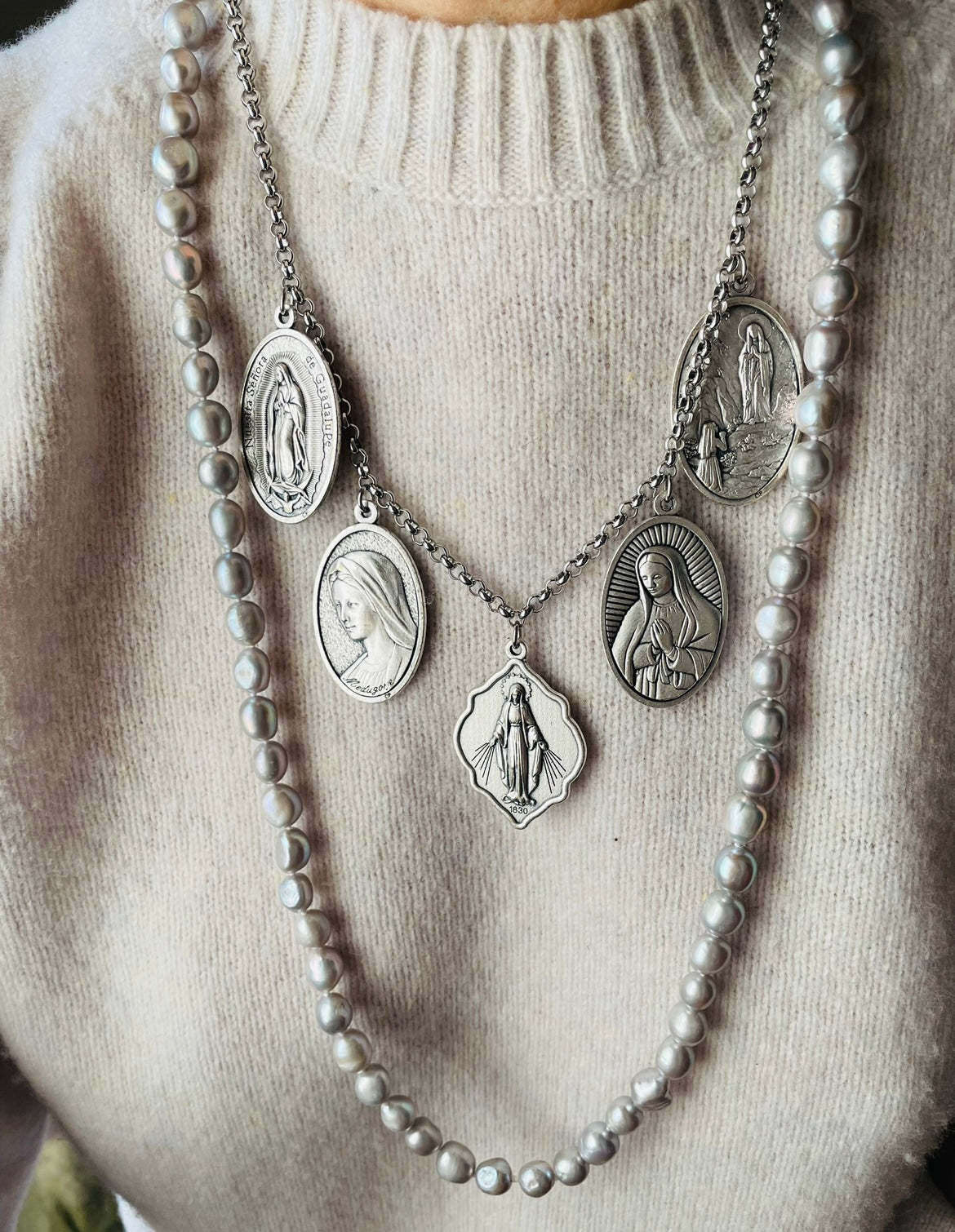 COLLANA PERLE GRIGIE